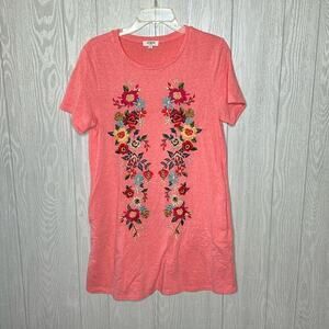 Umgee pink floral embroidered soft T-shirt dress with pockets‎ size small